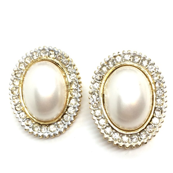 VINTAGE SPHINX PEARL RHINESTONE GOLD TONE OVAL LARGE CLIP ON STATEMENT EARRINGS - Picture 10 of 16